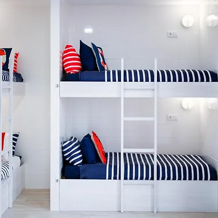 Ferrel Surf House 旅馆 *